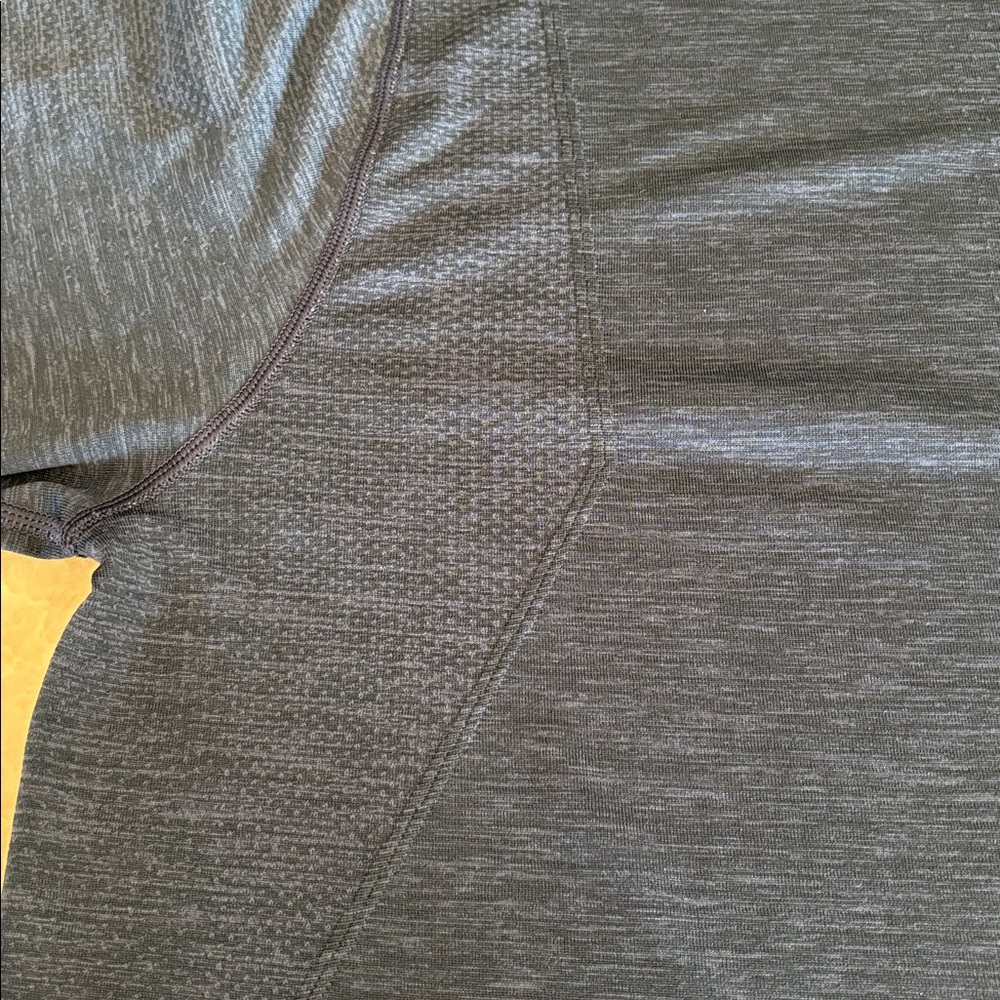 Men’s Lululemon long sleeve performance T shirt. - Picture 15 of 16